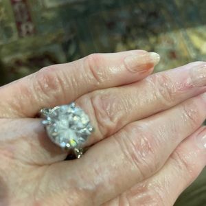 Sterling silver w   Cubic zirconia size 7